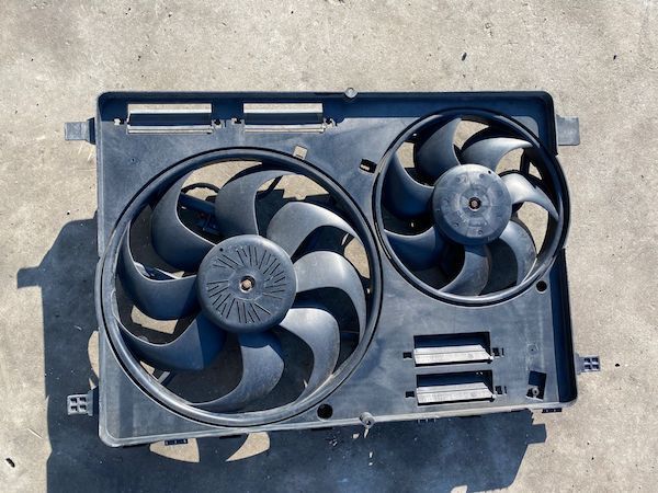 Ventilator Volvo XC60 XC70 S60 V70 2015 31338823