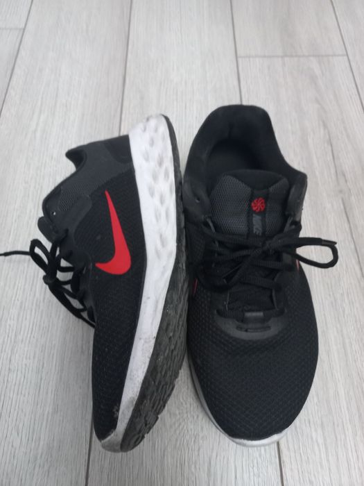 Маратонки Nike 43