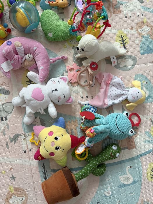 Продавам бебешки играчки