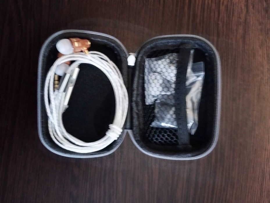 Casti inear din lemn KBEAR KW1