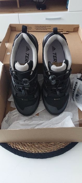 Нови, оригинални маратонки на Adidas TERREX