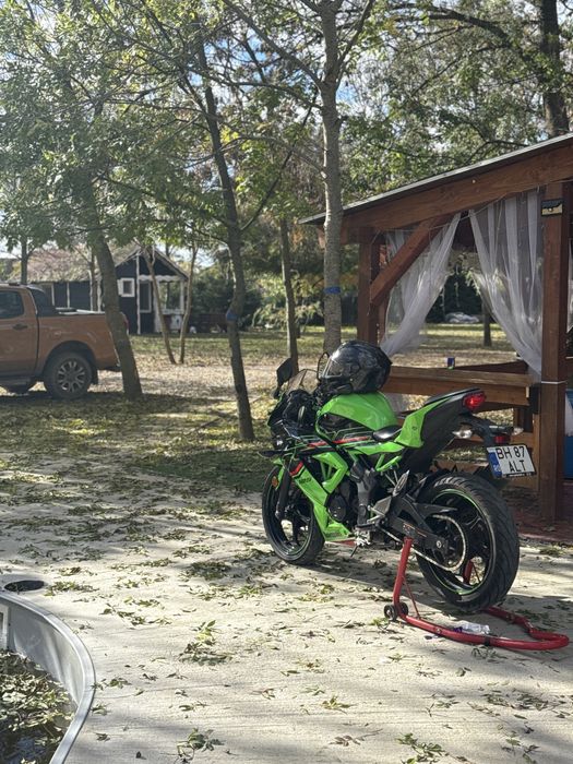 Vând Kawasaki Ninja 125