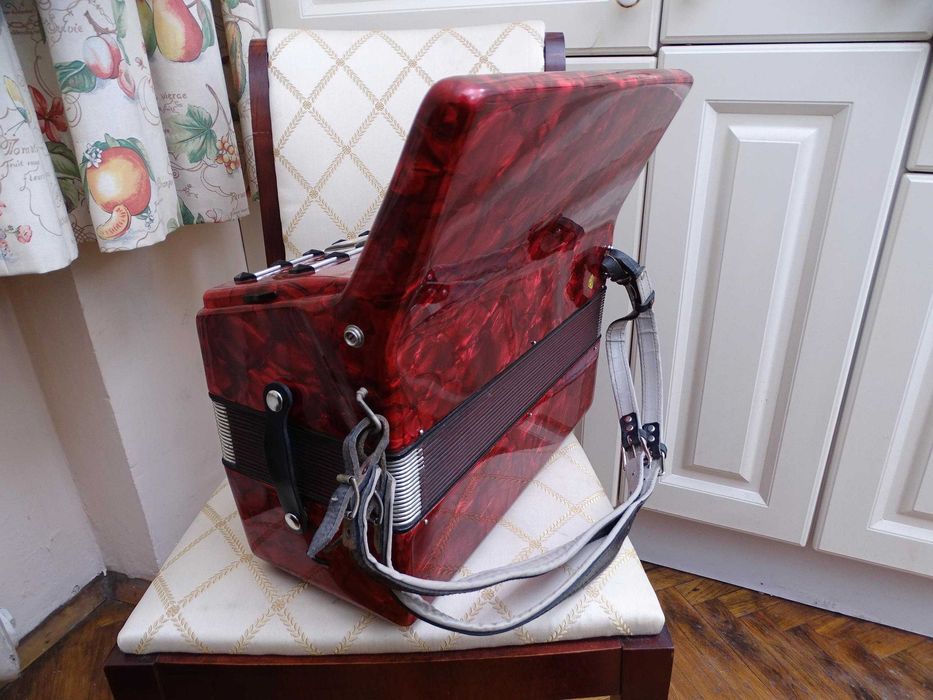 Акордеон Велтмайстер Серино 80 баса