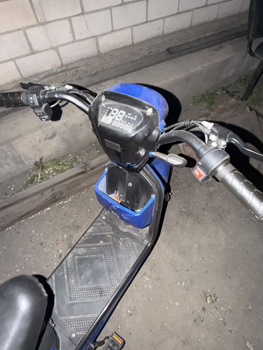 Продам электромобиль