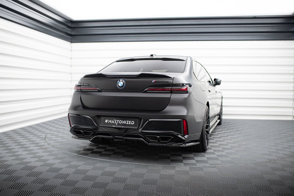 Добавка за задна броня Maxton design за BMW 7 G70 (2022-)