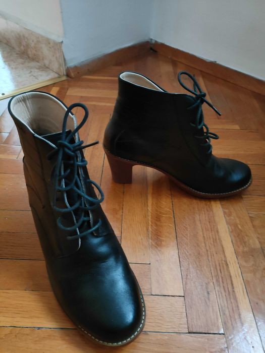 Дамски боти, естествена кожа, цвят черен, нови, 40 номер.