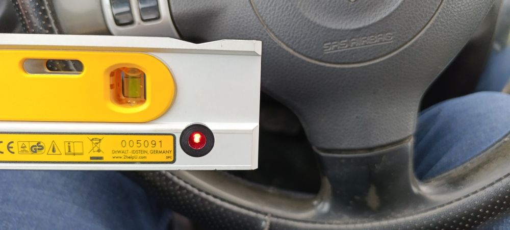 Продам лазерный уровень DeWALT