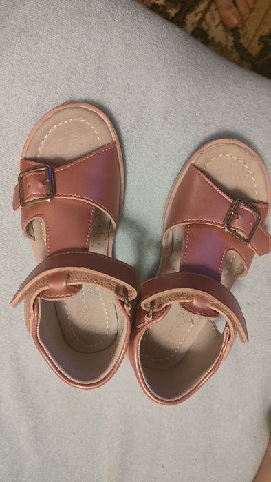 Детскии сандалии