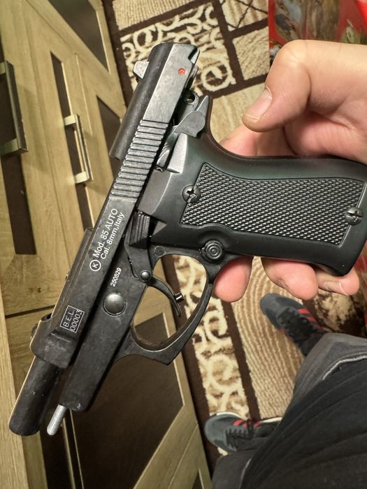 Vand sau schimb cu telefon  urgent recuzita pt cunoscatori