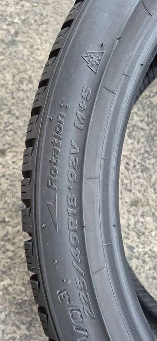4 anvelope iarna ca noi Hankook 225/40/18.Pretul este pe bucata.