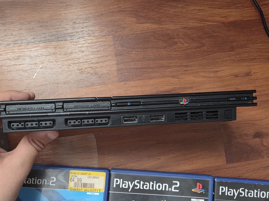 Vand consola pentru ps 2