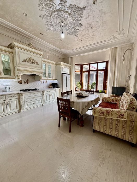 Дурмень,Евро дом,ТТЗ 5 минут,7 комнат 6 соток 430 м2,3 уровня, бассейн