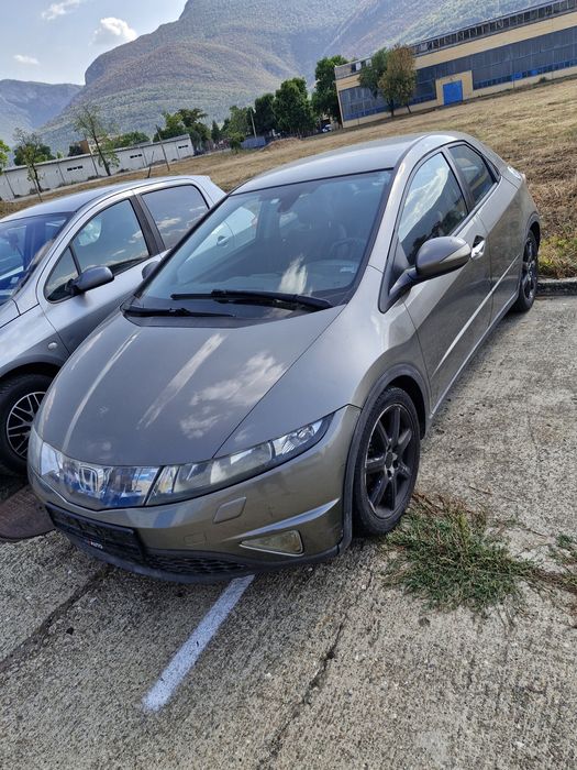 Хонда Сивик Civic ЛЯВ ВОЛАН 1.8i 140kc НА ЧАСТИ!