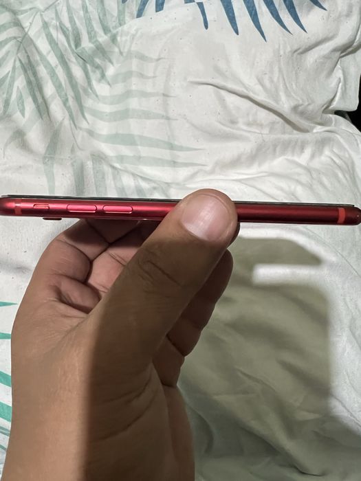 iPhone SE 2020 продается