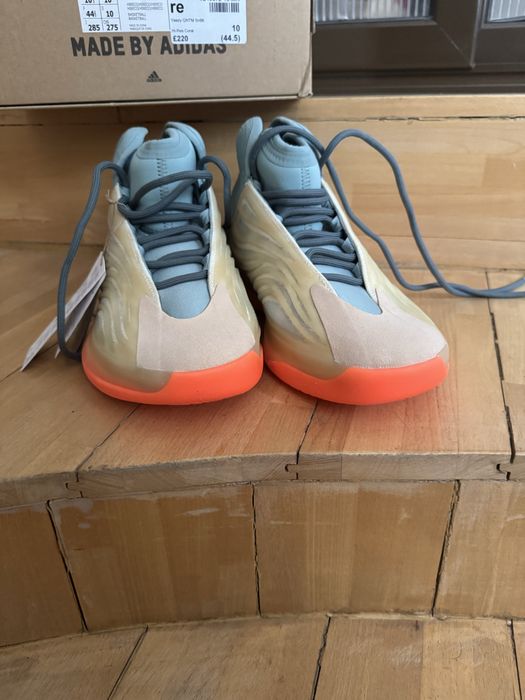 Yeezy QNTN , marime 44 2/3