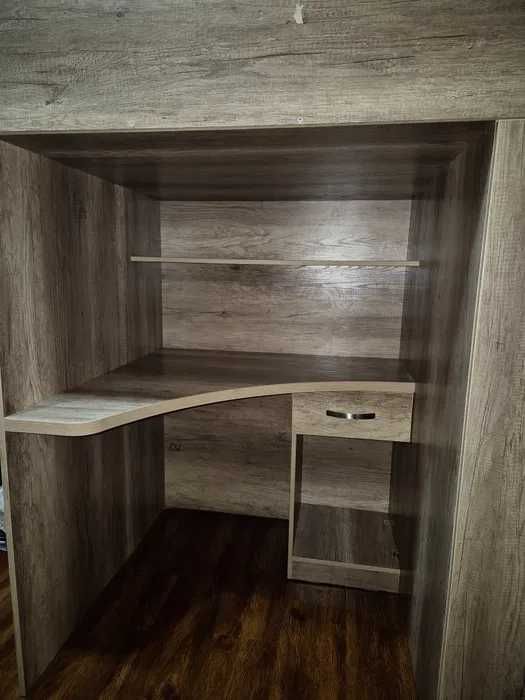 Детская кровать, двухэтажная, со шкафом и рабочей зоной