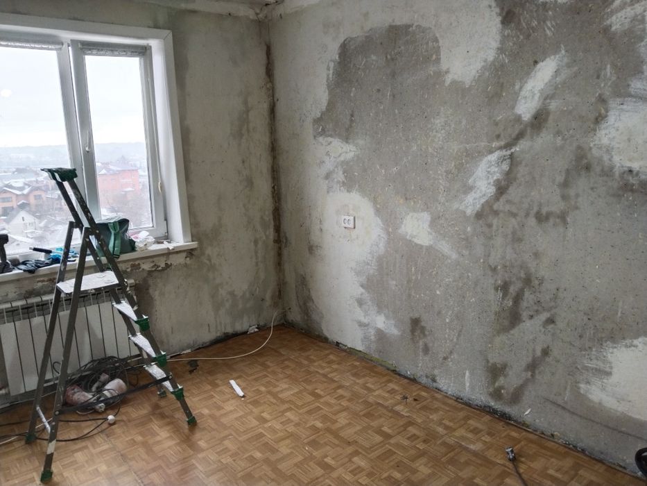 Поклейка обоев, шпаклёвка стен