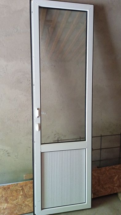Продам дверь пластик