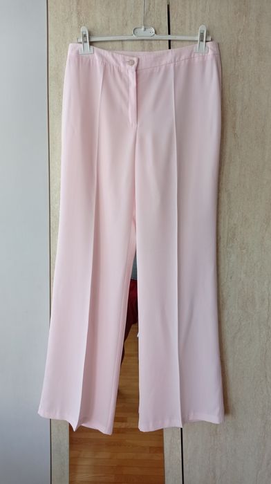 Елегантен костюм, нов, от три части, размер XL, 23 евро/45 лв