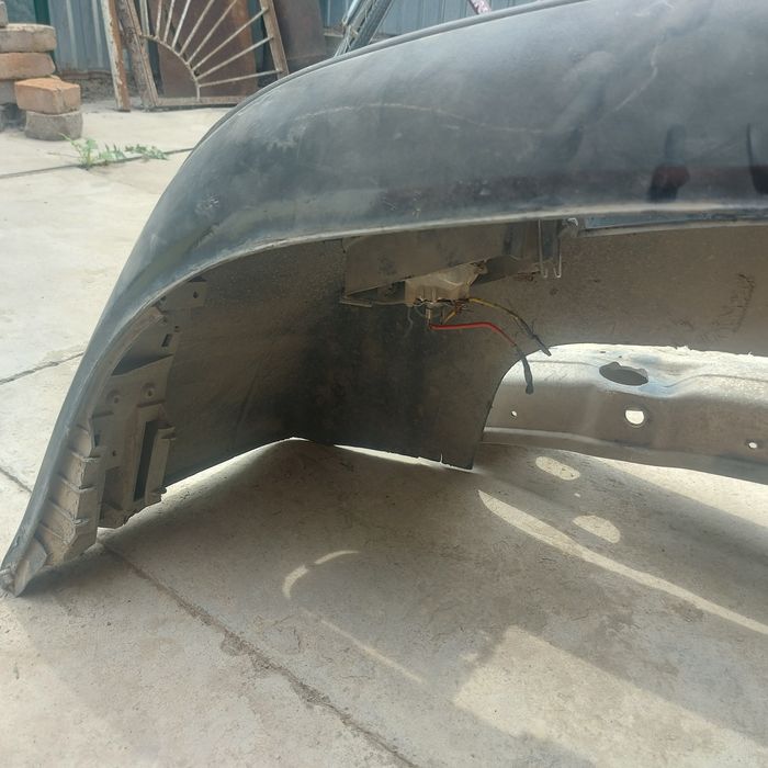 Бампер е 39,до рест.,состояние среднее под покраску!