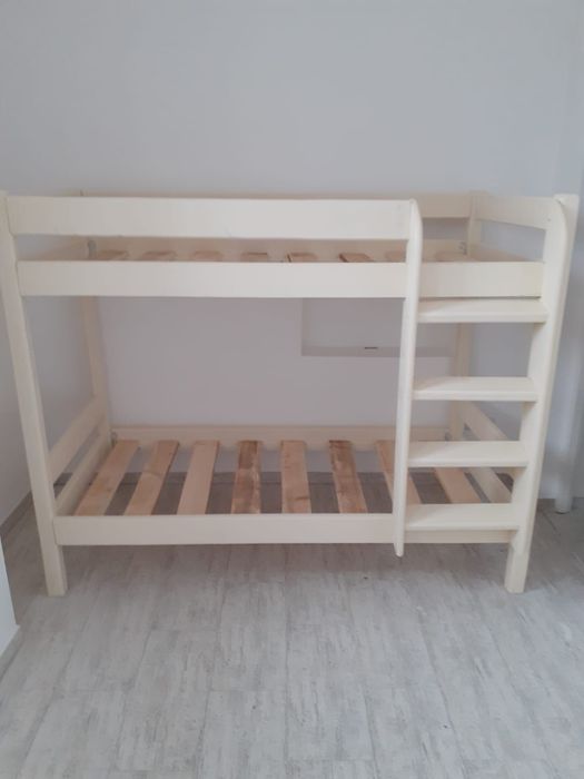 Paturi etajate din lemn noi