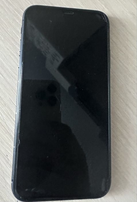 Iphone 11 (64g) в хорошем состоянии