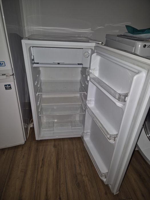 VAND doua frigidere, Whirlpool si Select