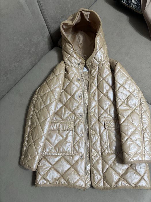 Куртка весна на девочку р 122………..