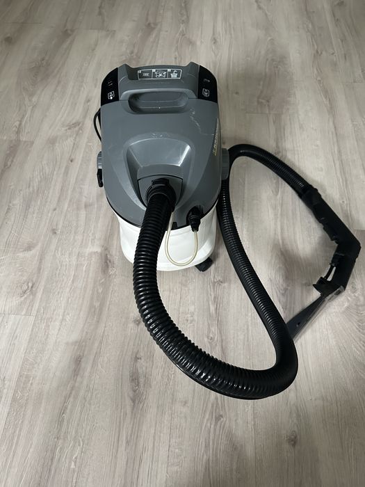 Моющий пылесос Karcher