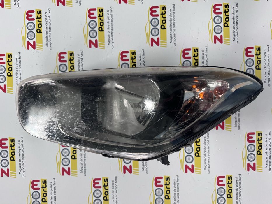 Far stanga Hyundai i20 facelift 2011-2014