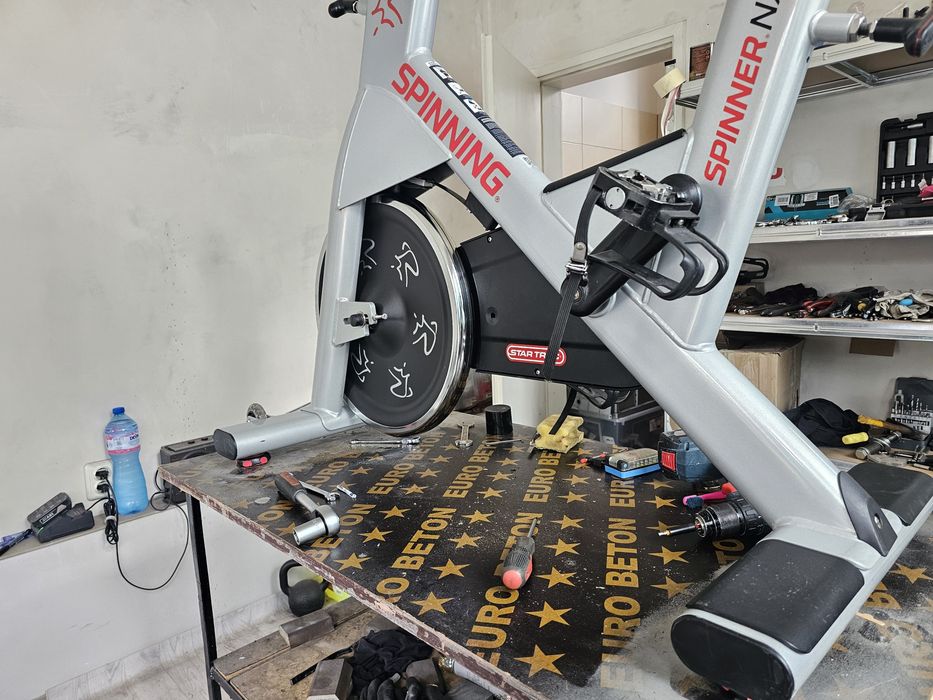 Продавам 32 бр.    Спининг колела, байк, Spinning bike STAR TRAC NXT