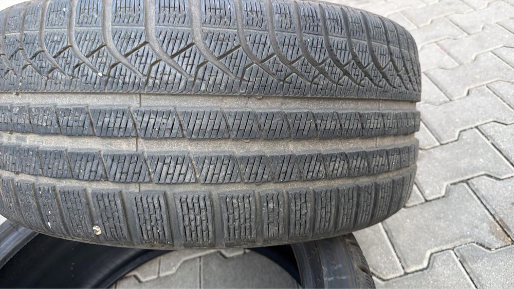 Pirelli Winter P Zero 265/35/R21