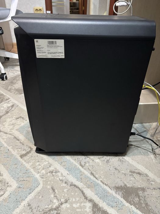 Продам игровой корпус AeroCool Aero One