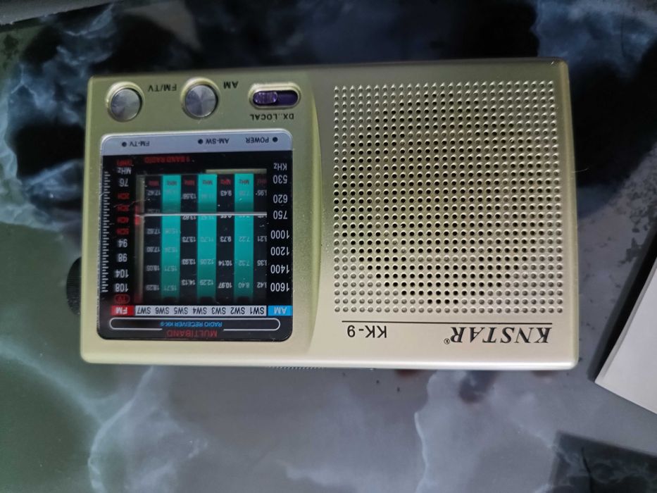 Продавам Малко Радио на батерий