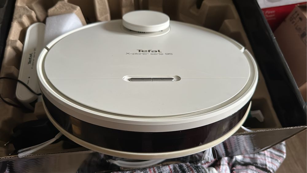 Продам робот пылесос Tefal