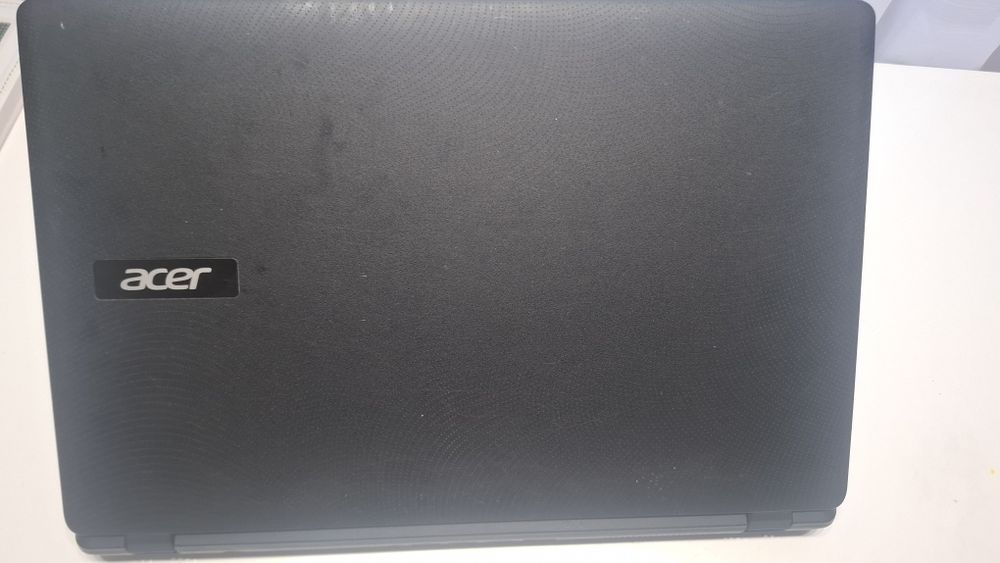 Продаю офисный ноутбук acer