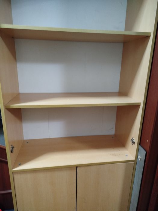 Шкаф для папок вдля офиса будет удобно.