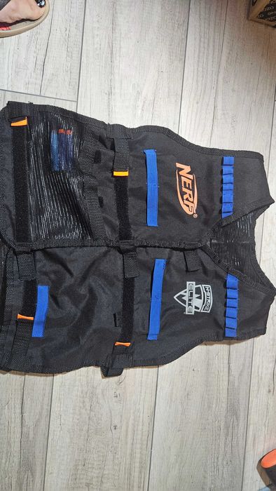 Nerf Elite 2.0 - 4 броя бластера + жилетка