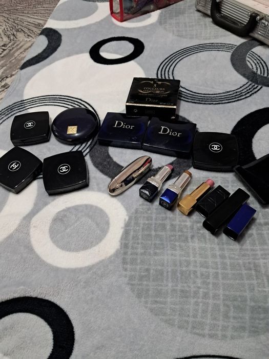 De vinzare machiaje de calitate Dior, Chanel etc