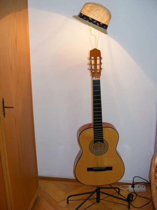 Chitară veioză, anii 70