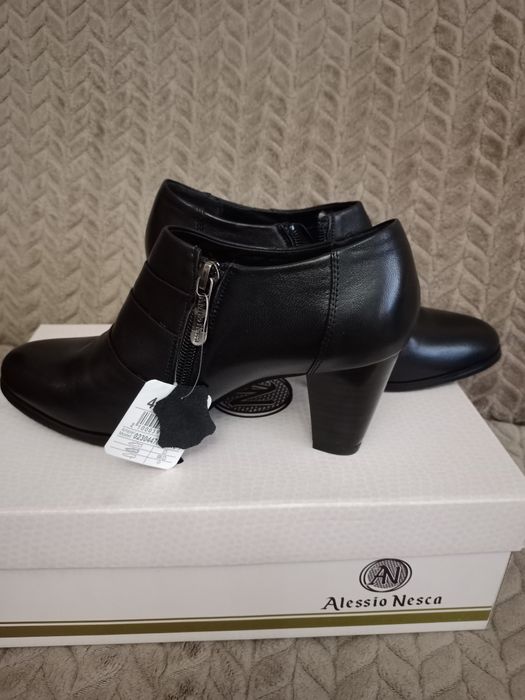 Продам женскую обувь