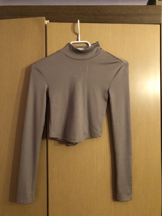 Bluza cu spatele gol