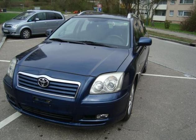 Toyota Avensis D4D 2005 на части