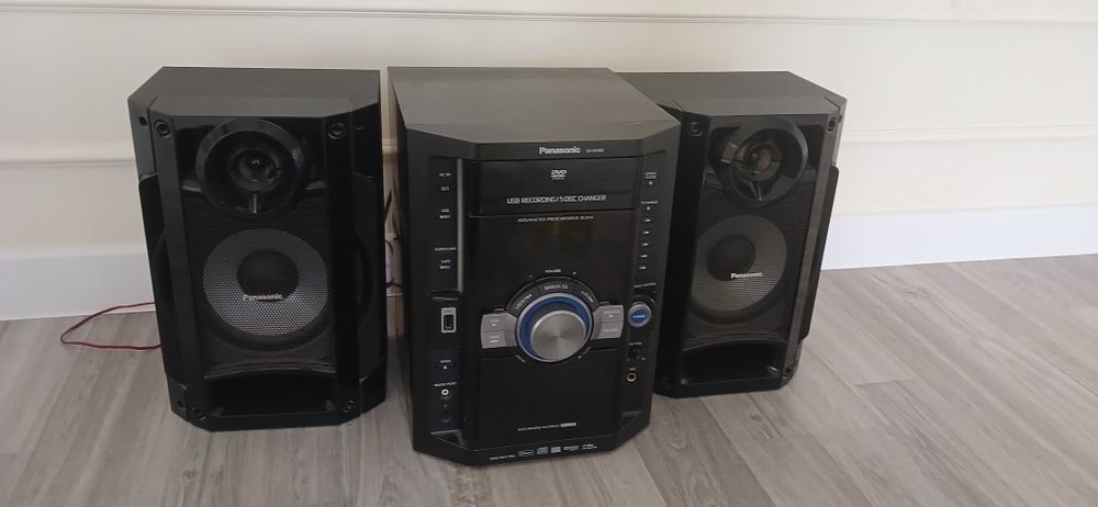 Продаётся музыкальный центр