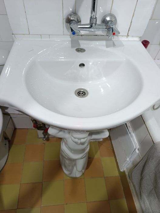 Chiuveta+picior (pedestal)