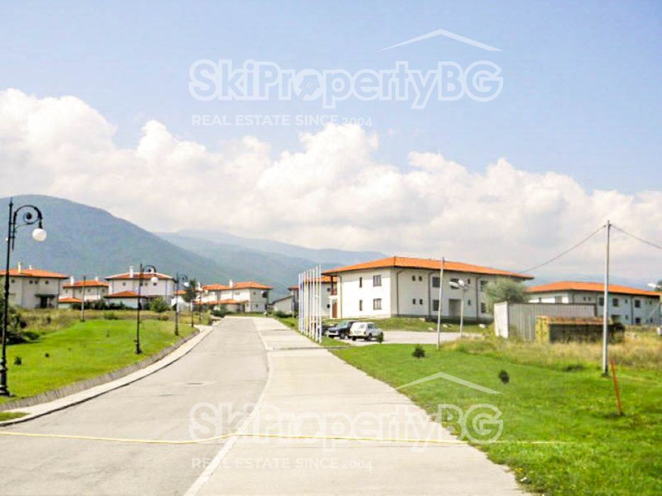 Обзаведен апартамент в Голф клуб Ибър с гледка към Рила!