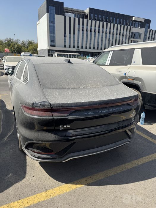 BYD HAN 2026 yil635 tali. obduv abagref masaj haladilniklari bor. qora