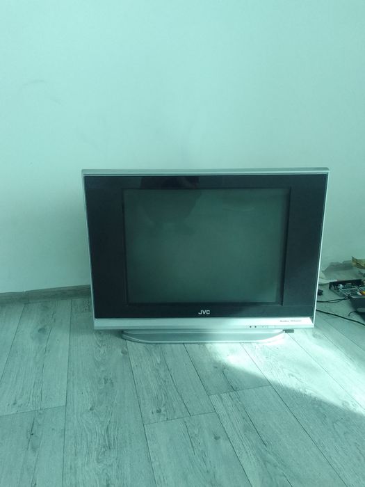 Продам телевизор в идеальном состоянии всё работает