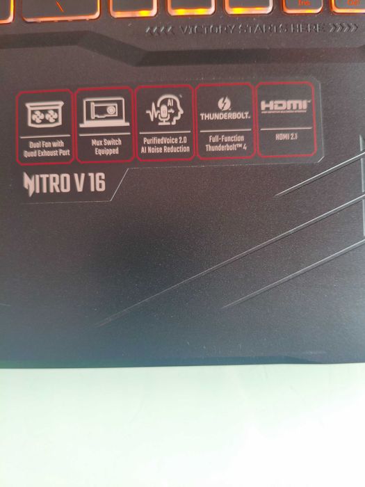 Продавам чисто нов лаптоп