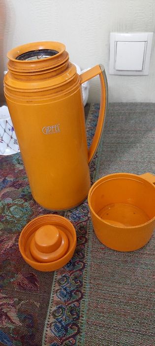 Термос продам походный.